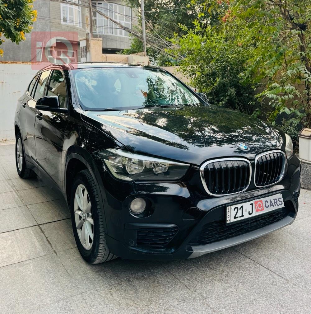 بی ئێم دەبڵیو X1